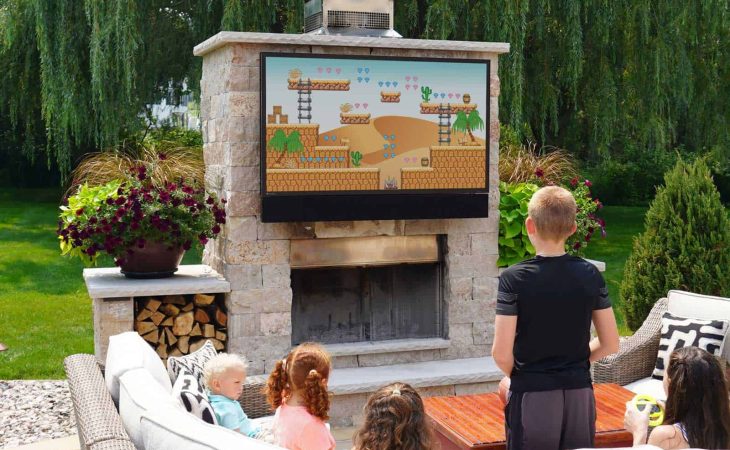 Seura Outdoor TV in Full Sun Series Kids Playing Video Game